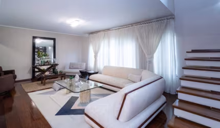 Casa tipo para venda com 4 quartos, sendo 4 suítes, 455m²