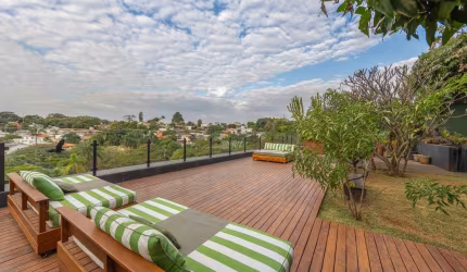 Casa tipo para venda com 4 quartos, sendo 4 suítes, 598m²