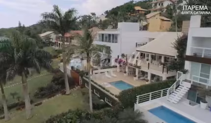 Casa em alto padrão para à venda, em Ilhota, ITAPEMA - SC
