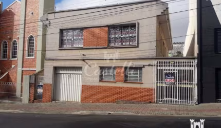 Residencia no Centro, na Rua Duque de Caxias, com aprox. 200m