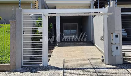 Sobrado à venda, no Bairro Uvaranas, em PONTA GROSSA - PR