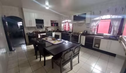 Casa com 2 dormitórios para alugar, 173 m² por R$ 3.000,00 - Vila Bocaina - Mauá/SP