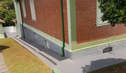 CASA  NO CENTRO ALTO