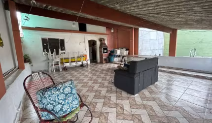 Casa com 4 casas no terreno  à venda, 264 m² por R$ 420.000 - Vila Bocaina - Mauá/SP