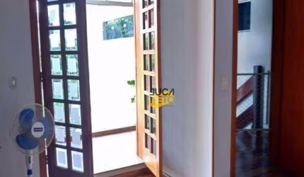Sobrado com 3 dormitórios para alugar, 180 m² por R$ 10.000/mês - Matriz - Mauá/SP