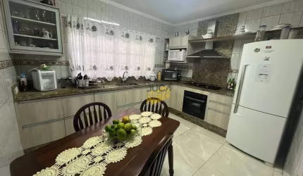 Sobrado com 3 dormitórios à venda por R$ 600.000 - Parque das Américas - Mauá/SP