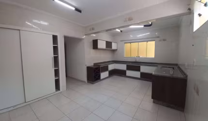 Sobrado com 3 dormitórios para alugar, 200 m² por R$ 7.500,00/mês - Vila Bocaina - Mauá/SP