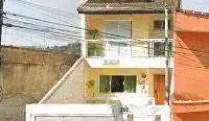 Casa 3 dormitórios porteira fechada