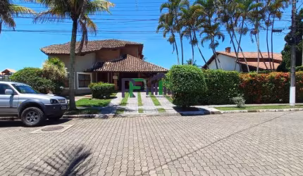 Linda casa condominio 4 dormitorios com piscina em Peruibe.