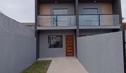 Sobrado de 3 quartos no sítio cercado