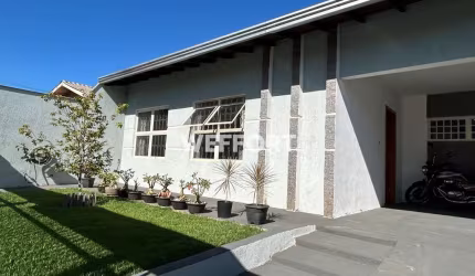 Casa com 3 quartos à venda na Agostinho Feijó Sanches, 326, Santa Mônica, Londrina por R$ 595.000