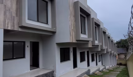 Lindo sobrado em condomínio próximo ao lago Tarumã.