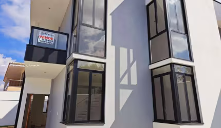 Casa para Venda em Juiz de Fora, Aeroporto, 3 dormitórios, 1 suíte, 3 banheiros, 2 vagas