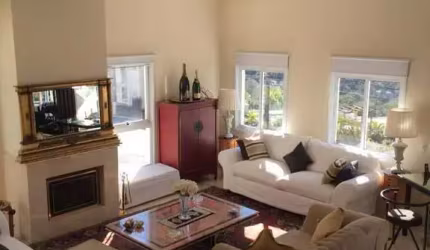 Casa Ampla com 4 Suítes e Elevador - Estuda Permuta!