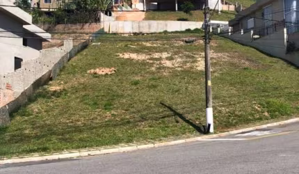 Lindo Terreno de Esquina em Alphaville!