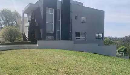 Casa Moderna no Genesis 01 - Totalmente Integrada com a Natureza!