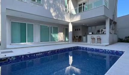Linda Casa no Genesis 01 - 4 Suítes e Excelente Área de Lazer!