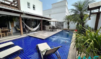 Casa Moderna com 4 Suítes em Alphaville - Porteira Fechada -Estuda Permuta!