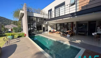 Casa com Fino Acabamento - Villa Solaia