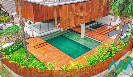 Casa Moderna de Esquina no Residencial Alphaville 1