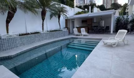 Casa Residencial Alphaville 1 - Semi-térrea e Reformada!