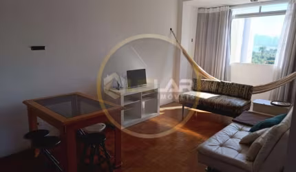 Apartamento de 2 domrs  elevador,uma quadra da praia