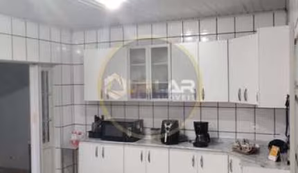 Casa de 3 dorms com suite, churrasqueira, quintal e gar pra 4 carros