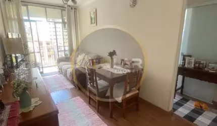 Apartamento de 2 dorms com 1 dormitorio em prédio com elevador