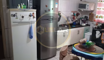 Casa  geminada de um lado com 4 quartos em SV