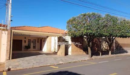 Casa com 3 dormitórios à venda, 234 m² por R$ 659.000 - Vila Ipiranga - São José do Rio Preto/SP