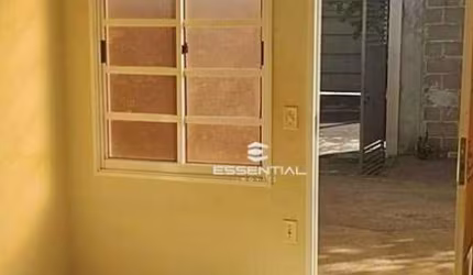 Casa financiada com 2 dormitórios, a venda por R$ 180.000 ou aluguel por R$ 800,00/mês no Bairro Dignidade em São José do Rio Preto/SP