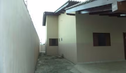 Casa com 3 quartos para alugar na Rua Professor Eli Alves, Vila Nossa Senhora D'Abadia, Anápolis, 120 m2 por R$ 2.200