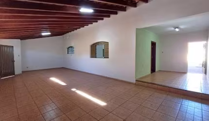 Casa com 3 quartos à venda, 135 m² por R$ 600.000 - Santa Mônica - Uberlândia/MG