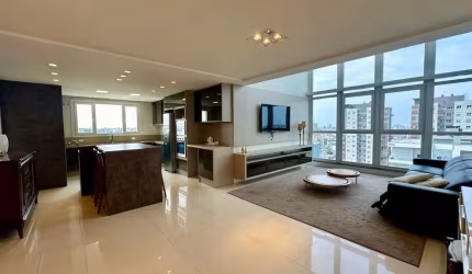 Belíssimo apartamento totalmente mobiliado e decorado no Universitário.  Ambientes amplos e iluminados.   Conta com 03 espaçosas suítes (sendo 01 master com 02 banheiros), sala para 02 ambientes com p