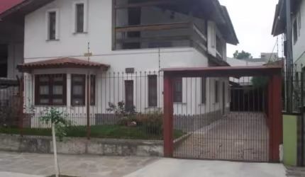 Casa com 4 quartos à venda na Bela Vista, Caxias do Sul , 230 m2 por R$ 750.000