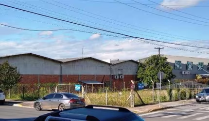 Excelente terreno de esquina,  medindo  22,05 x 39,30= 866 m. Totalmente plano em localização comercial/industrial privilegiada.