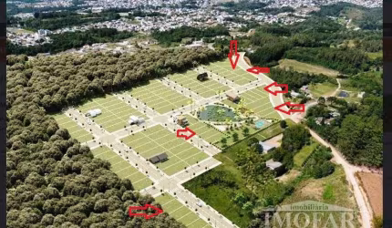 Localizado no Loteamento Parque Vita,  bairro Belvedere, em Farroupilha, este terreno  está disponível para venda por R$ 126.000,00 à vista. Com ótima localização e fácil acesso, o imóvel oferece uma 