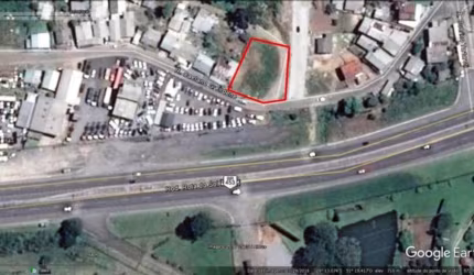 Ótimo terreno de esquina no Bairro Centenário.  Área: 38,47x24,75x32,10x38,64= 1.120,00m.  Confira!