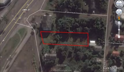 Ótimo terreno ao lado do shopping 585. Com 24,90 de frente por 102 de profundidade, de frente para RST 122, com área superficial de 2.378,00 m.   Aceita como parte do pagamento imóvel ou permuta. Cond