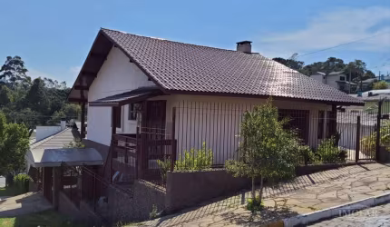 Casa com 3 quartos à venda no Primeiro de Maio, Farroupilha , 207 m2 por R$ 740.000