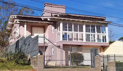 Casa com 5 quartos à venda no Monte Pasqual, Farroupilha , 300 m2 por R$ 890.000