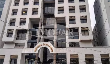 Ótima sala comercial aérea no Centro de Farroupilha.  Área privativa: 103,59m.  *Parcelamento direto com proprietário.*  Confira!!