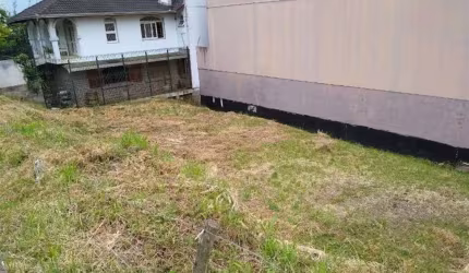 Terreno à venda na Colina Sorriso, Caxias do Sul  por R$ 399.000