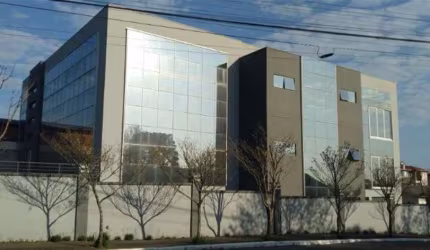 Excelente oportunidade para compra de pavilhão em excelente localização com grande fluxo de movimento. Com 04 pavimentos, cozinha, 08 banheiros, elevador, placas solares, estacionamento coberto e ao a