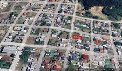 Excelente terreno  localizado  em zona residencial, com 15 metro de frente por 30 metros de profundidade, frente oeste.  Rua pavimentada. Com área de 450.00 m.