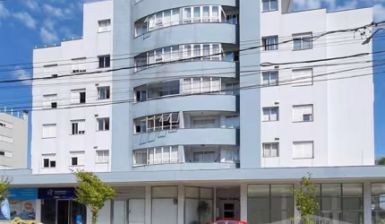 Excelente cobertura com 02 dormitórios (sendo 01 suíte com closet), sala de estar e jantar integradas a sacada e banheiro social. Pavimento superior: Sala de estar com lareira canadense integrada a co