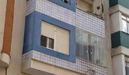 Ótimo apartamento situado no centro em Porto alegre e perto de lugares históricos da capital gaúcha!!  Com 01 dormitórios, sala e cozinha em conceito aberto, área de serviço e banheiro social.  Área p
