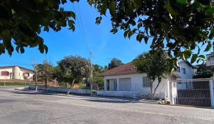 Excelente localização comercial, residencial, esquina da Tiradentes com Paim Filho, terreno com 531 m.
