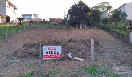 Terreno no bairro América medindo 24 metros de frente por 30 metros de profundidade. Frente Leste. Área 720,00 m.