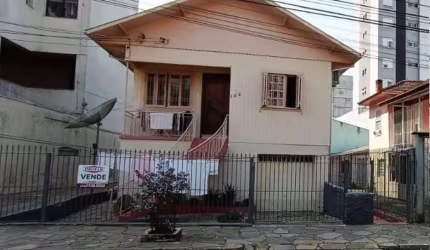 Casa à venda no Panazzolo, Caxias do Sul , 360 m2 por R$ 930.000